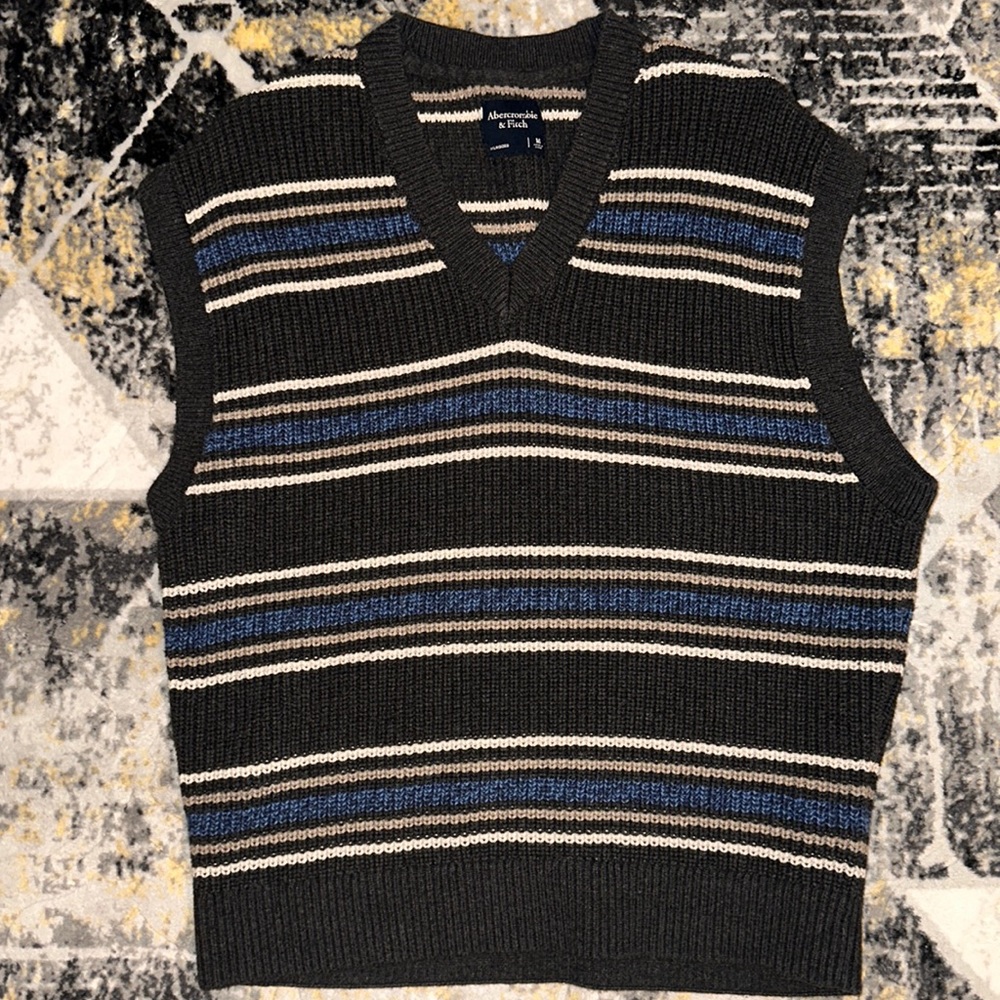 Abercrombie and fitch knit vest
